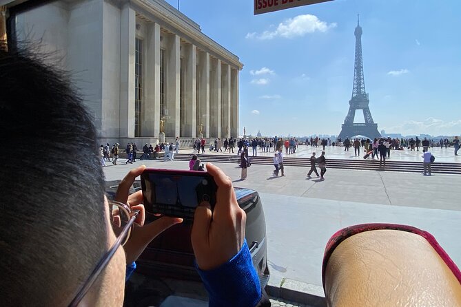 Guided Luxury Paris Day Trip with Optional Lunch at the Eiffel Tower - The Seine cruise and its changing view of Paris