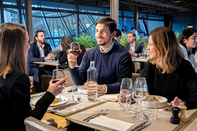 Guided Luxury Paris Day Trip with Optional Lunch at the Eiffel Tower - Paris from the coach: a useful first look