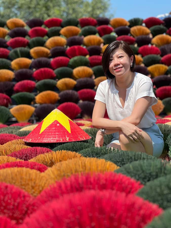 Half Day trip to Incense & Hat Villages with Train Street - Group size, guides, and the pace of the day
