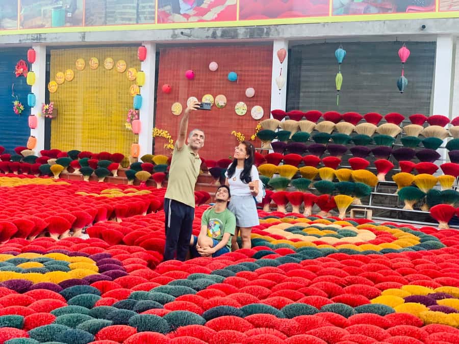 Half Day trip to Incense & Hat Villages with Train Street - Who will get the most from this half-day outing