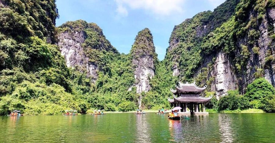 Hanoi: Hoa Lu, Trang An, and Mua Cave Full-Day Trip - Hoa Lu temples and Vietnam’s early royal past