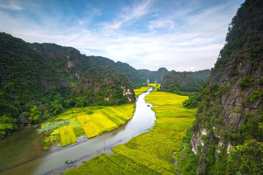 Hanoi: Hoa Lu, Trang An Caves & Mua Cave Day Trip and Lunch - Mua Cave and the 500-step climb