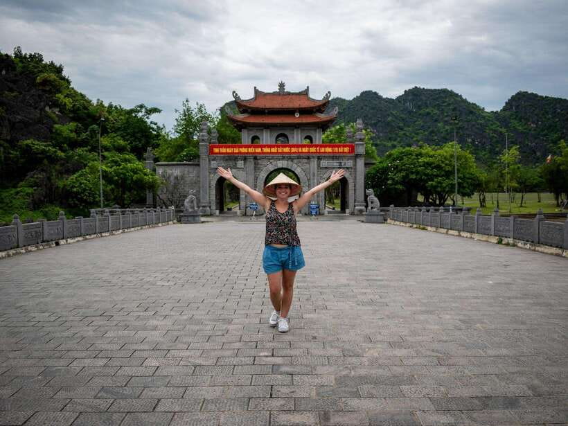 Hanoi: Ninh Binh, Hoa Lu, Trang An & Mua Cave Day Trip - Hoa Lu, Vietnam’s 10th-century royal capital