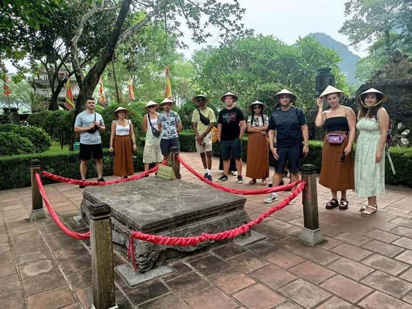 Hanoi/Ninh Binh: Tam Coc, Hoa Lu & Mua Caves Full-Day Trip - Guides, groups, and the feel of the day