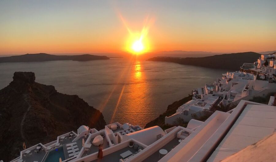 Heraklion: Santorini Day Trip with Boat Transfer & Oia Visit - The optional volcano and hot springs boat