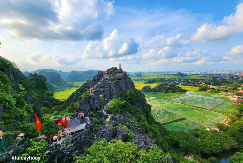 Hoa Lu, Tam Coc, & Mua Cave Day Trip with Lunch & Limousine - What is included, and where extra costs appear