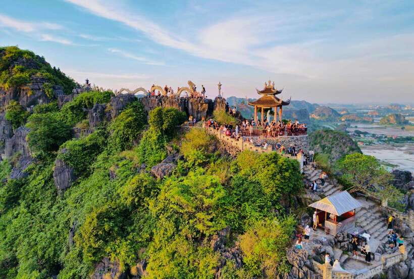 Hoa Lu, Tam Coc, & Mua Cave Day Trip with Lunch & Limousine - Why this Ninh Binh day trip works well from Hanoi
