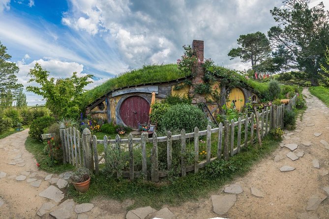 Hobbiton & Waitomo Caves Guided Day Trip from Auckland incl lunch - Is the $229.61 price good value?