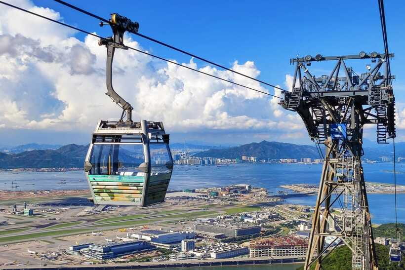 Hong Kong: Big Buddha & Lantau Island Day Trip w/Cable Car - Getting to Tung Chung and meeting your guide