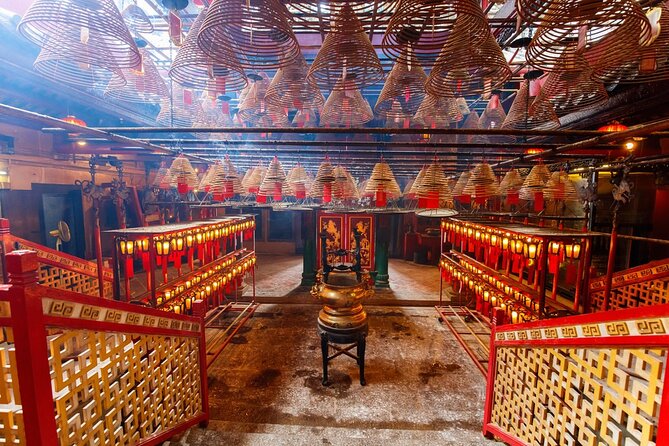 Hong Kong Day Tour: City Landmarks & Highlights - Tai Kwun and PMQ show two sides of old Central