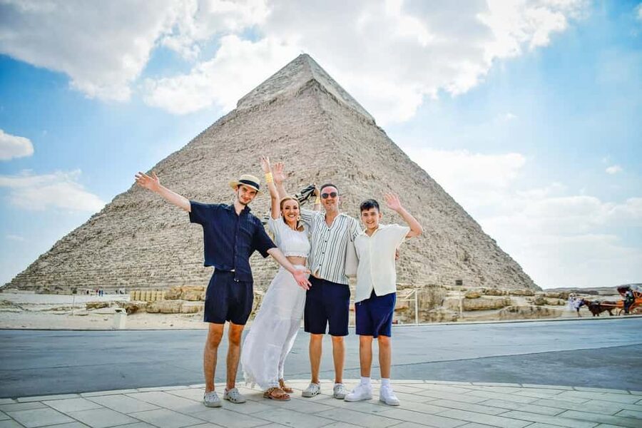 Hurghada: Cairo Pyramids, Sphinx & Egyptian Museum Day Trip - Key points to know before booking
