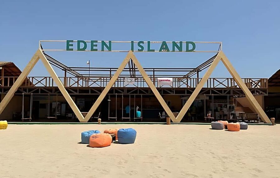 Hurghada:Eden Island Full-Day Trip with Water sports & Lunch - Lunch on board, with a few things to watch