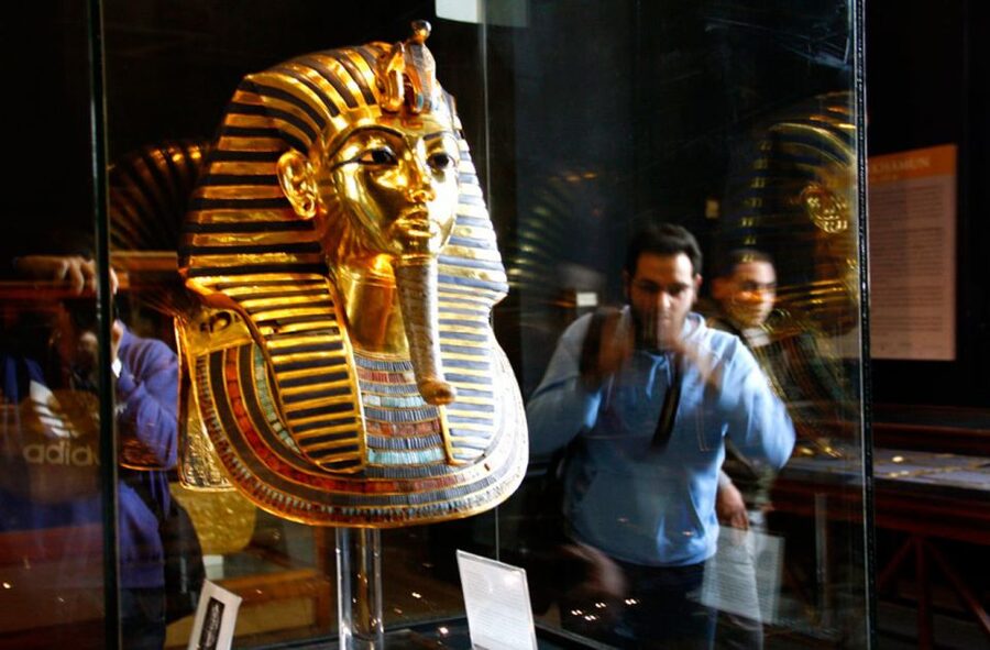 Hurghada: Full-Day Trip to Cairo by Plane - Khan el-Khalili and the shopping stops