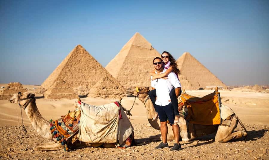 Hurghada: Giza Pyramids, Sphinx, Museum & Old Souq Day Trip - The Great Sphinx and Valley Temple of Khafre