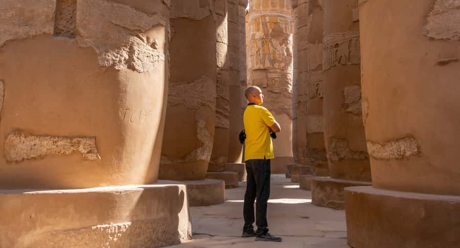 Hurghada: Valley of Kings Hatshepsut & Karnak Luxor Day Trip - Guides, vehicles, and the small-group difference