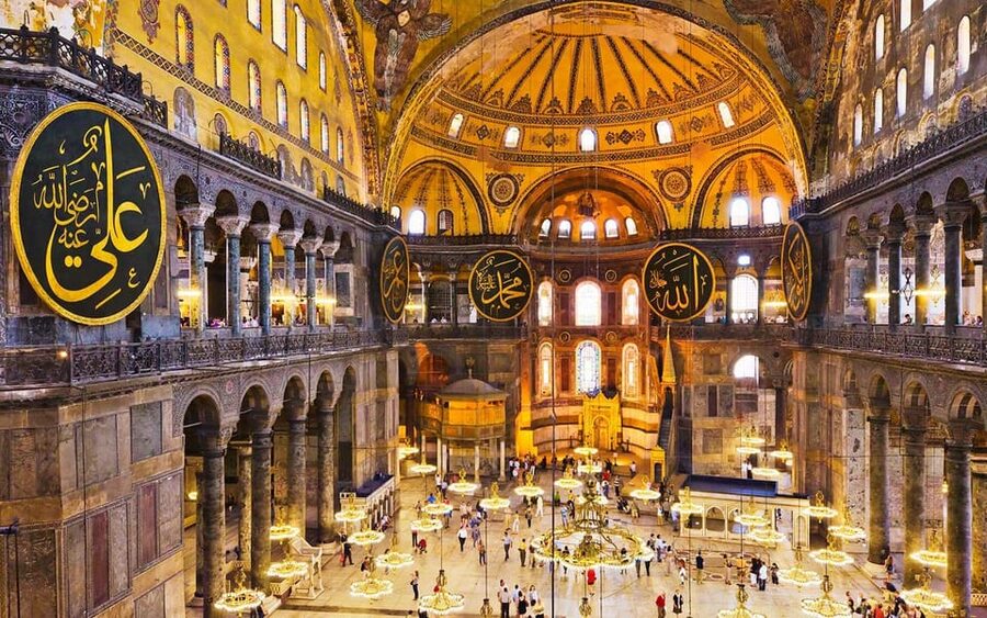 Istanbul: Guided City Highlights Day Trip - Blue Mosque and the rules of a living place