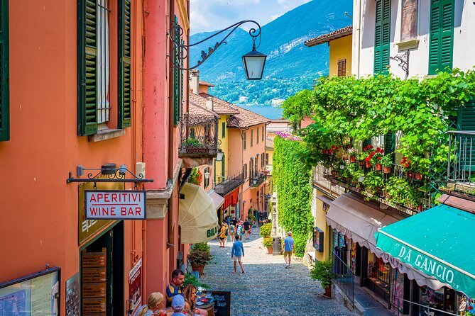 Italy and Switzerland Day Trip: Lake Como, Bellagio & Lugano from Milan - Crossing into Lugano