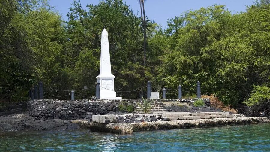 Kailua-Kona: Captain Cook Reef Catamaran Day Trip with Lunch - FAQ