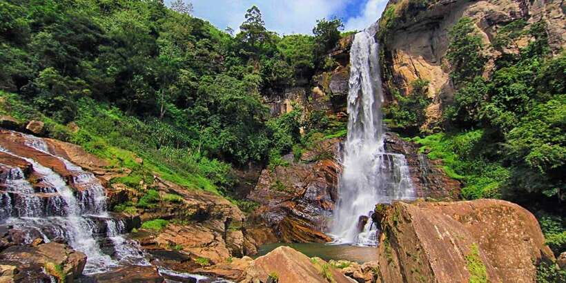 Kandy: Nuwara Eliya Day Trip - Wood carving with a family workshop