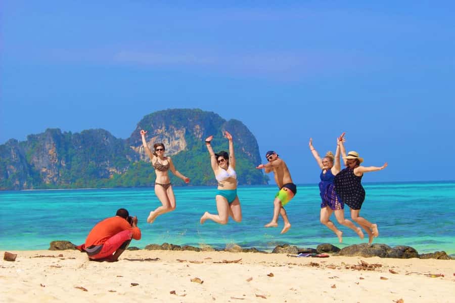 Khao Lak: Phi Phi & Bamboo Island Day Trip by Speedboat - Key points at a glance