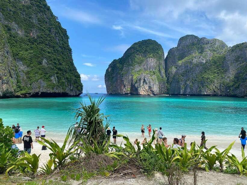 Ko Phi Phi Don: Speedboat Day Trip with Shark Snorkeling - Pileh Lagoon and the bright blue water