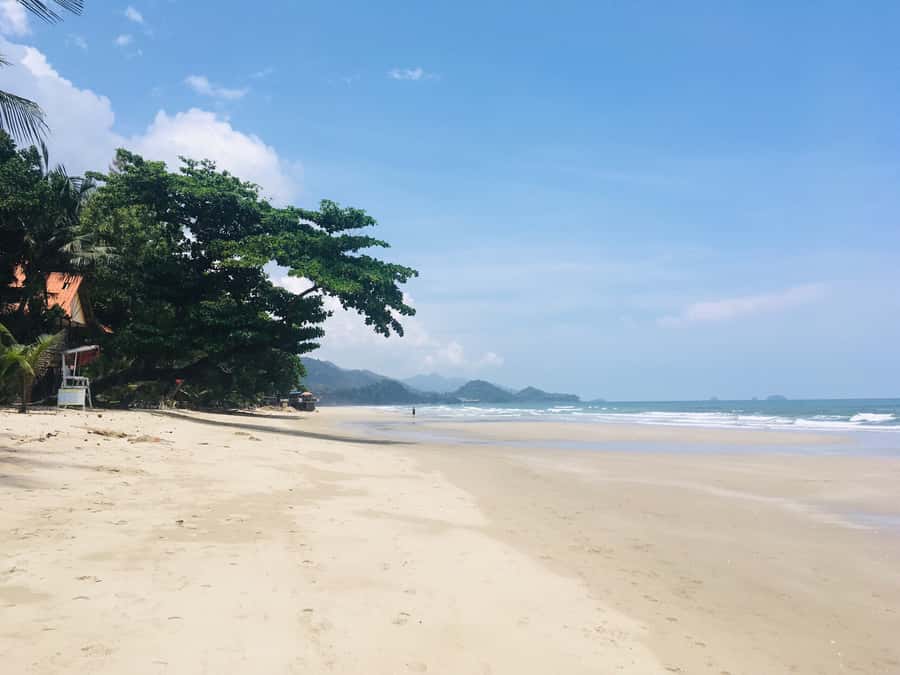 Koh Chang: Full-Day Private Day Trip - Start with Bang Bao Pier and Kai Bae Viewpoint