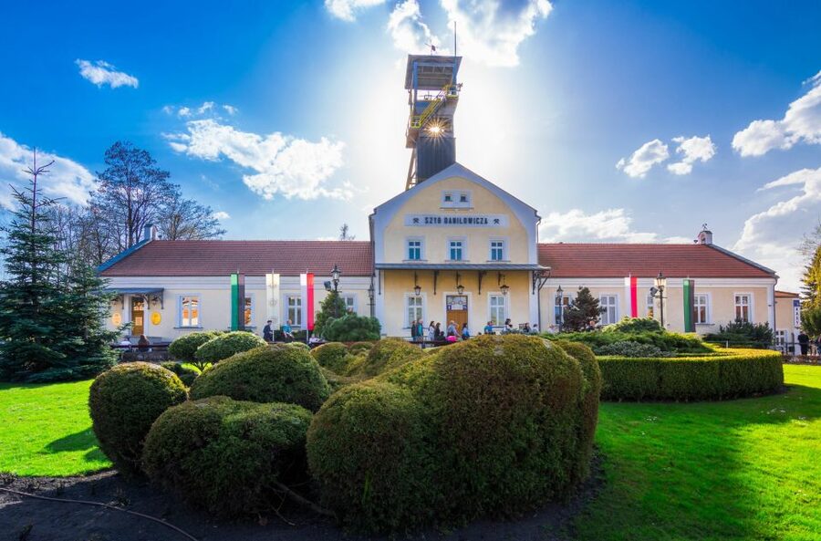 Krakow: Auschwitz-Birkenau and Wieliczka Salt Mine Day Trip - Key points to know before booking
