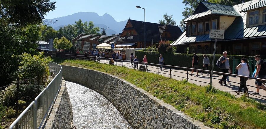 Krakow: Zakopane, Funicular, Cheese, and Highland Day Trip - The drive south from Krakow