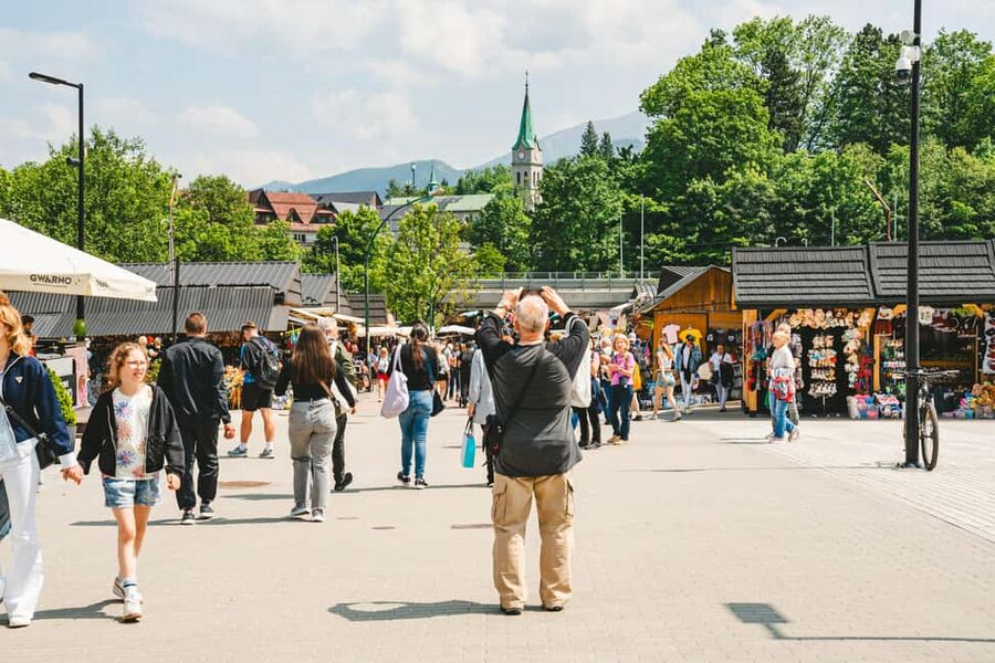 Krakow: Zakopane, Gubałówka, and Thermal Baths Day Trip - The guide can make or break the rhythm