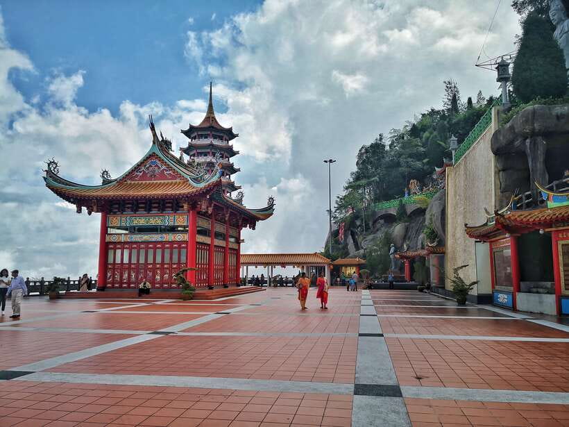Kuala Lumpur: Genting Highlands & Batu Caves Day Trip - Transport, comfort, and the shared-tour tradeoff