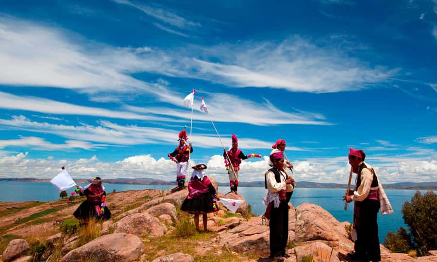 La Paz: Full Day Trip to Copacabana and Isla del Sol - Yumani and the Inca connection