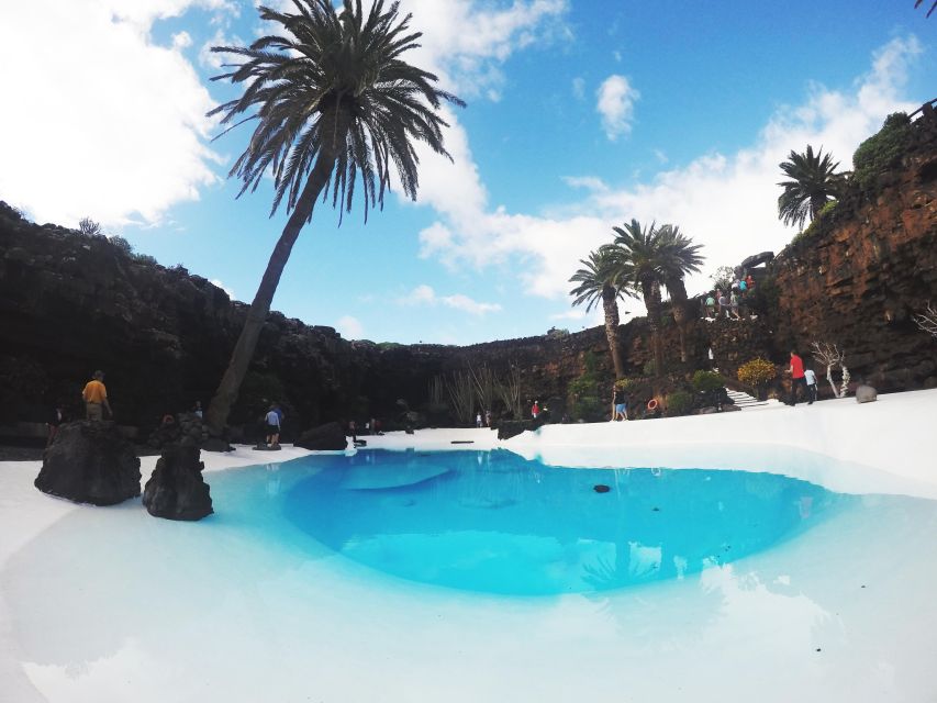 Lanzarote: Timanfaya and Cueva de los Verdes Day Trip - Haría and the so-called Valley of 10,000 Palm Trees