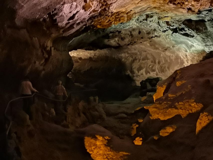 Lanzarote: Timanfaya and Cueva de los Verdes Day Trip - Timanfaya National Park and the Volcanoes Route