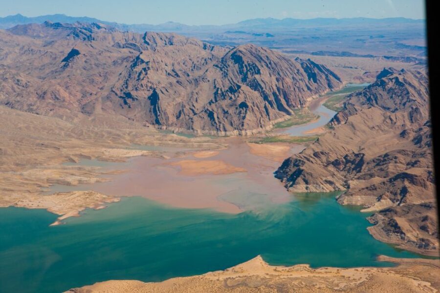 Las Vegas: Grand Canyon in Spanish with Skywalk and Lunch - Entering the Hualapai reservation