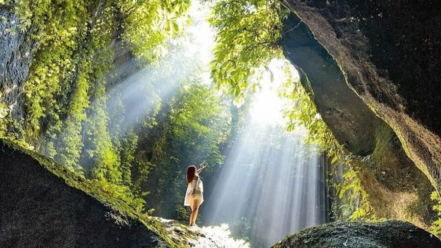 Lempuyang Gate of Heaven: Day Trip with a Photographer - Lunch at d’Yoni or d’Alas is on your own