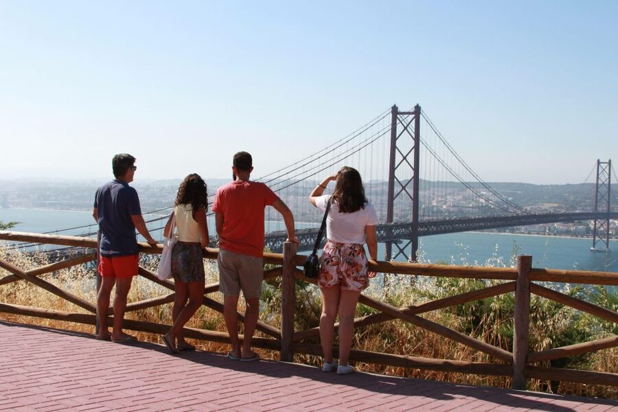 Lisbon: Arrábida and Sesimbra Day Trip with Wine - José Maria da Fonseca adds Portuguese wine history