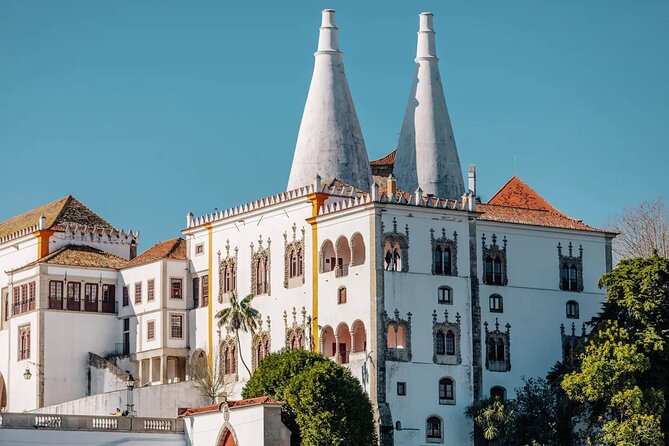 Lisbon: Sintra Private Day Trip with Pena Palace & Wine Tasting - Learning why Colares wine is unusual