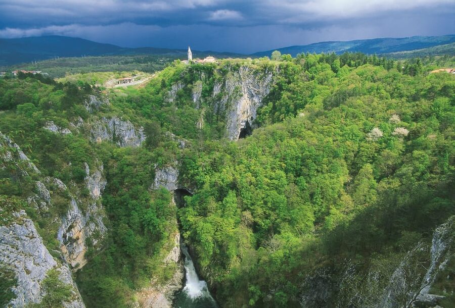 Ljubljana: UNESCO-Listed Škocjan Caves and Piran Day Trip - Four hours in Piran