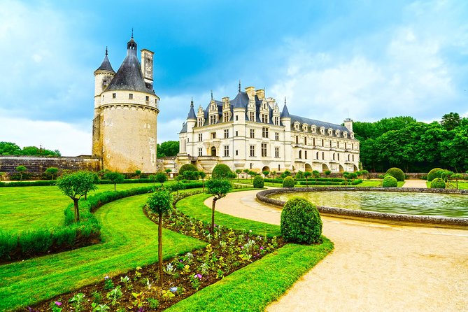 Loire Valley Wine and Castles Small-Group Day Trip from Paris - Three Loire castles from a 7 a.m. Paris departure