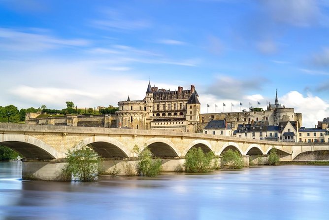 Loire Valley Wine and Castles Small-Group Day Trip from Paris - Chenonceau: the Loire’s most graceful castle