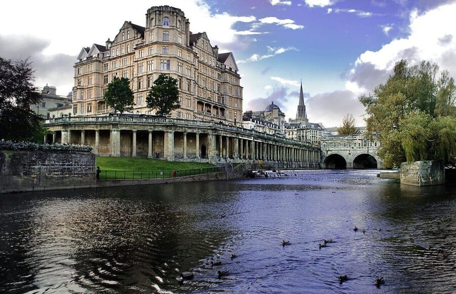 London: Stonehenge & Bath Day Trip with Optional Roman Baths - Two famous sites, one demanding day