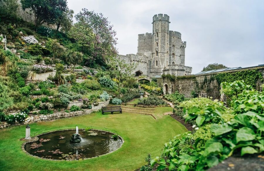London: Windsor, Stonehenge, Bath, and Roman Baths Day Trip - Stonehenge and the mystery of the stones