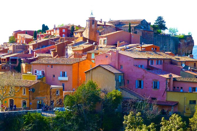 Luberon Villages Day Trip from Aix en Provence - Gordes: the big hilltop view