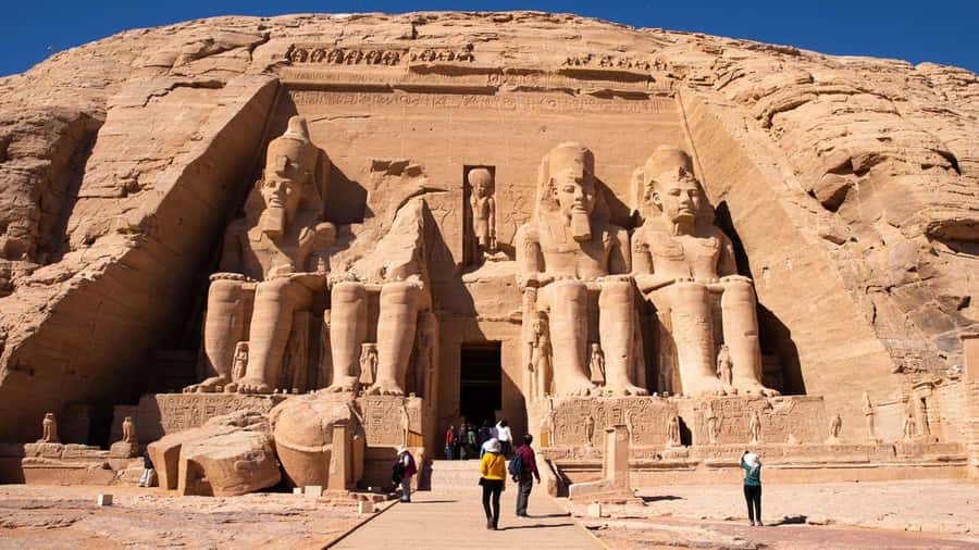 Luxor: Abu Simbel Temple Private Guided Day Trip with Lunch - Why Abu Simbel is worth a 1,000-kilometer day