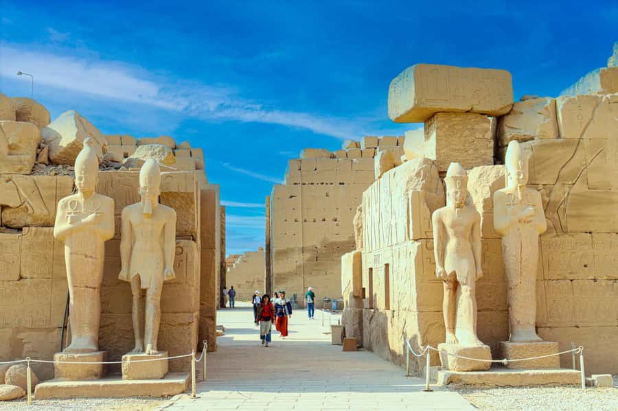 Luxor Day Trip from Hurghada Small Group & Tutankhamun Tomb - What the guides add to the day
