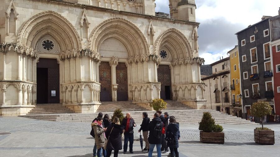 Madrid:Full Day Trip to Cuenca, Cathedral and Hanging Houses - What the return trip means for your day