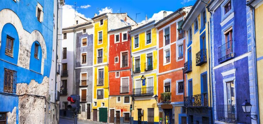 Madrid:Full Day Trip to Cuenca, Cathedral and Hanging Houses - The walking conditions you should take seriously