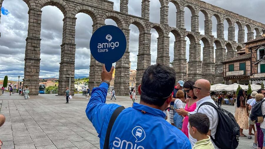 Madrid: Segovia, Ávila & Toledo Day Trip with Optional Lunch - Ávila: stone walls at the end of the day