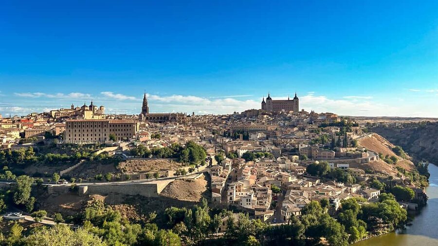 Madrid: Segovia, Ávila & Toledo Day Trip with Optional Lunch - Is the optional lunch worth adding?