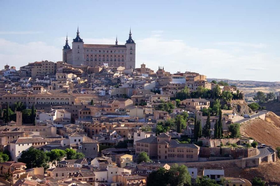 Madrid: Segovia, Ávila & Toledo Day Trip with Optional Lunch - Who should book this tour?